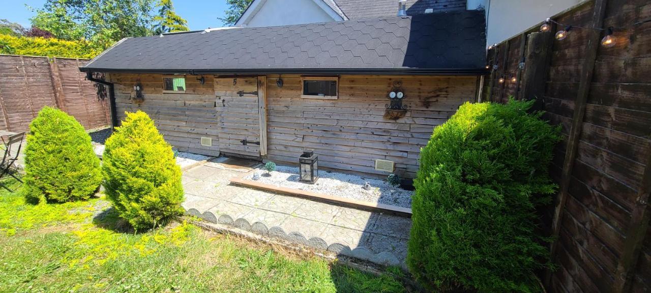 Lazy Lodge Glamping Pod With Hot Tub Port Laoise Ngoại thất bức ảnh